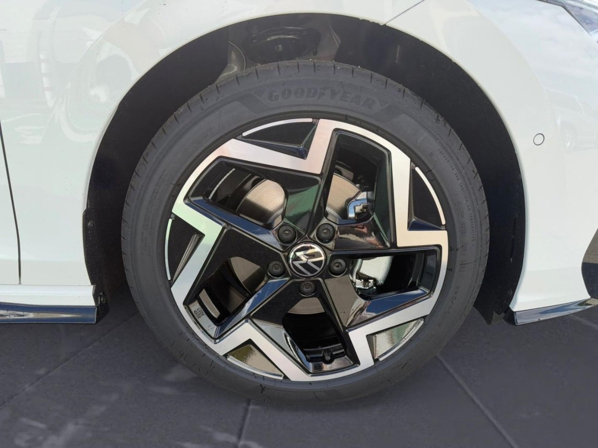 Volkswagen Golf R-Line