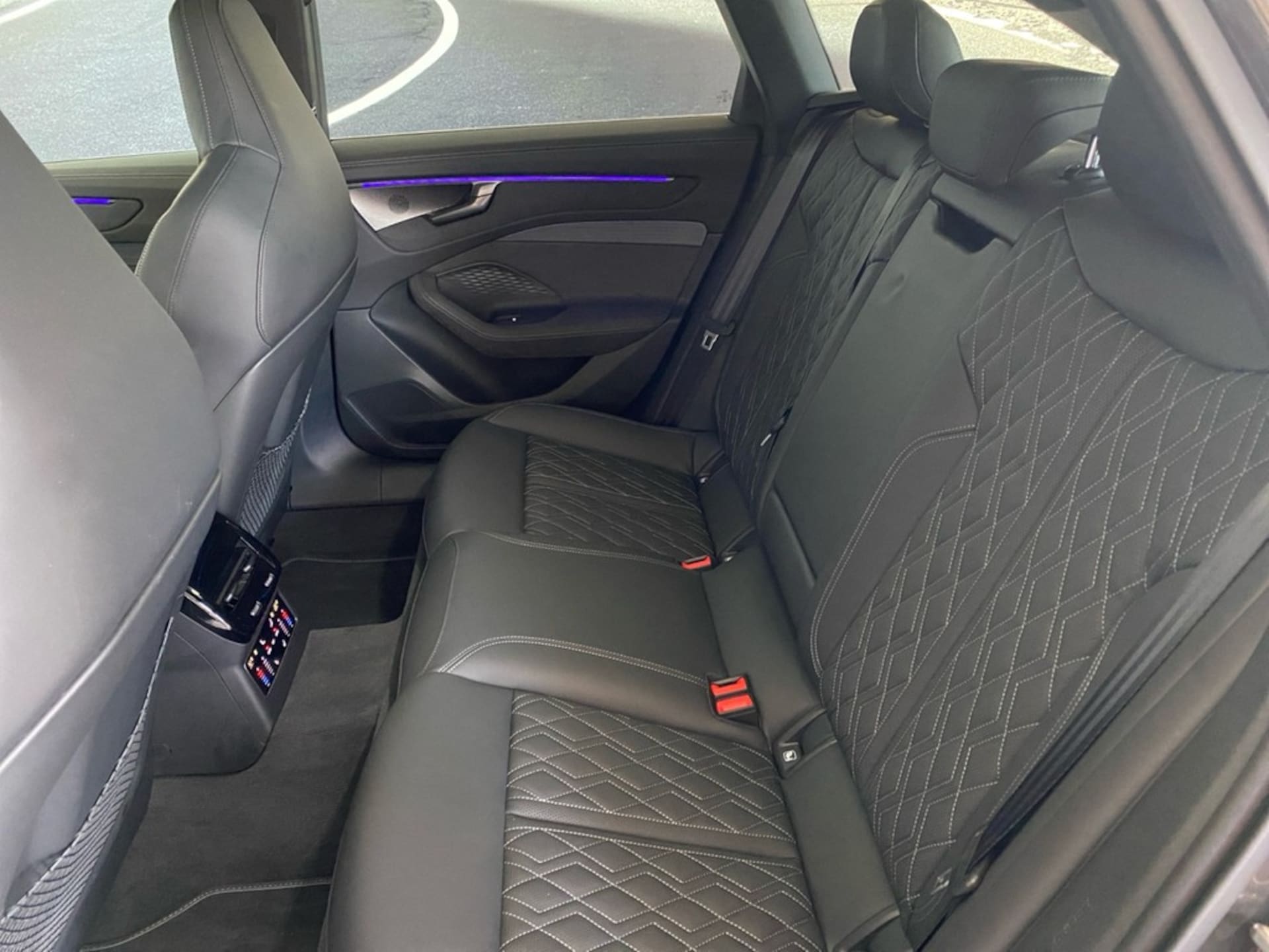 Audi A6 Avant edition one