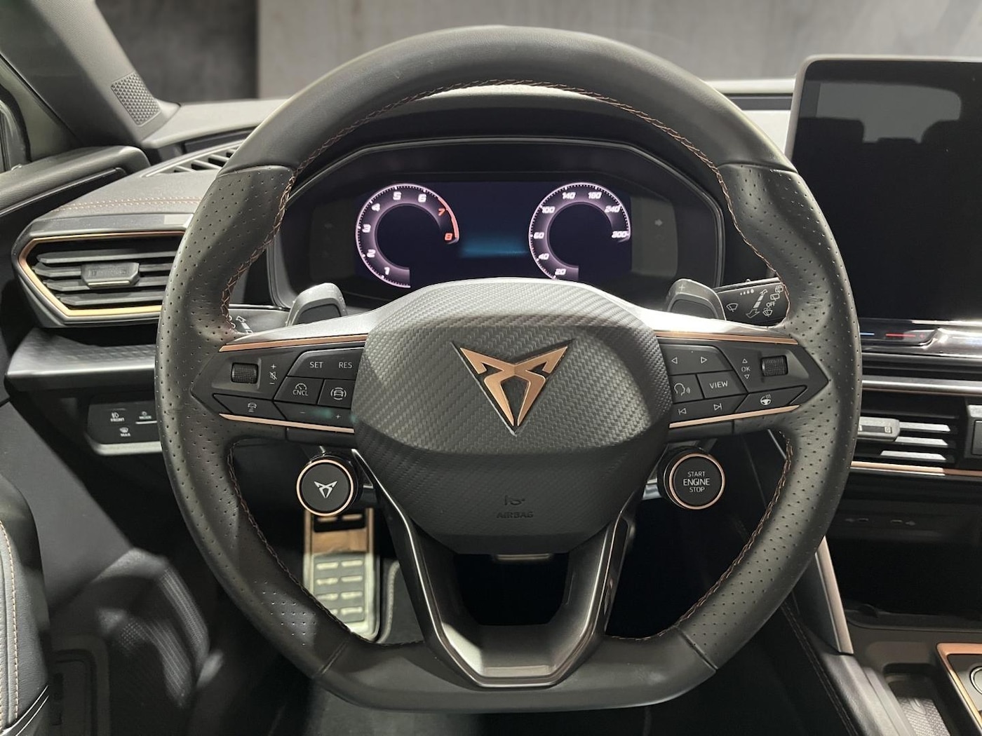 CUPRA Leon Sportstourer 1.5 eTSI DSG 110 kW (150 CV) — photo 9