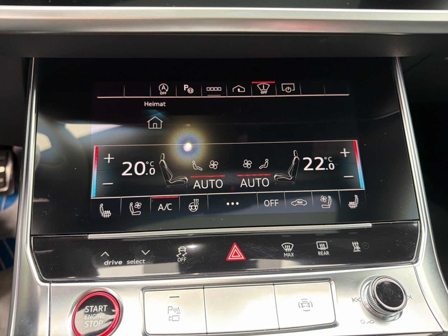 Bild über Audi RS 6 Avant performance quattro tiptronic - für weitere Informationen kontaktieren Sie den Audi Partner