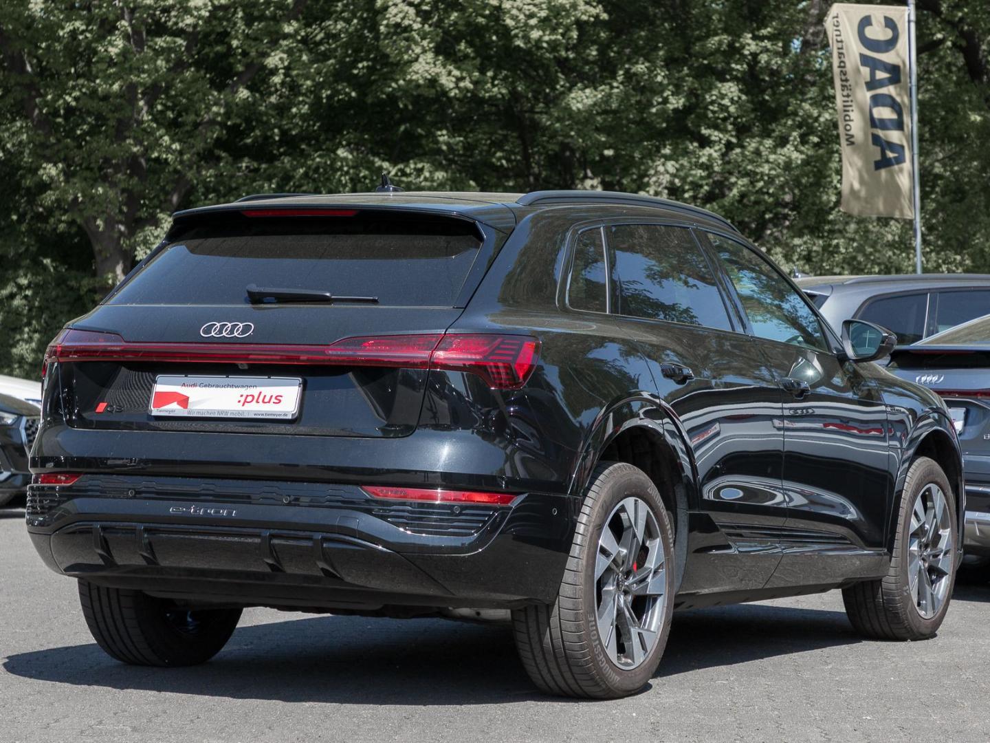 Image about Audi Q8 e-tron S line 55 e-tron quattro
