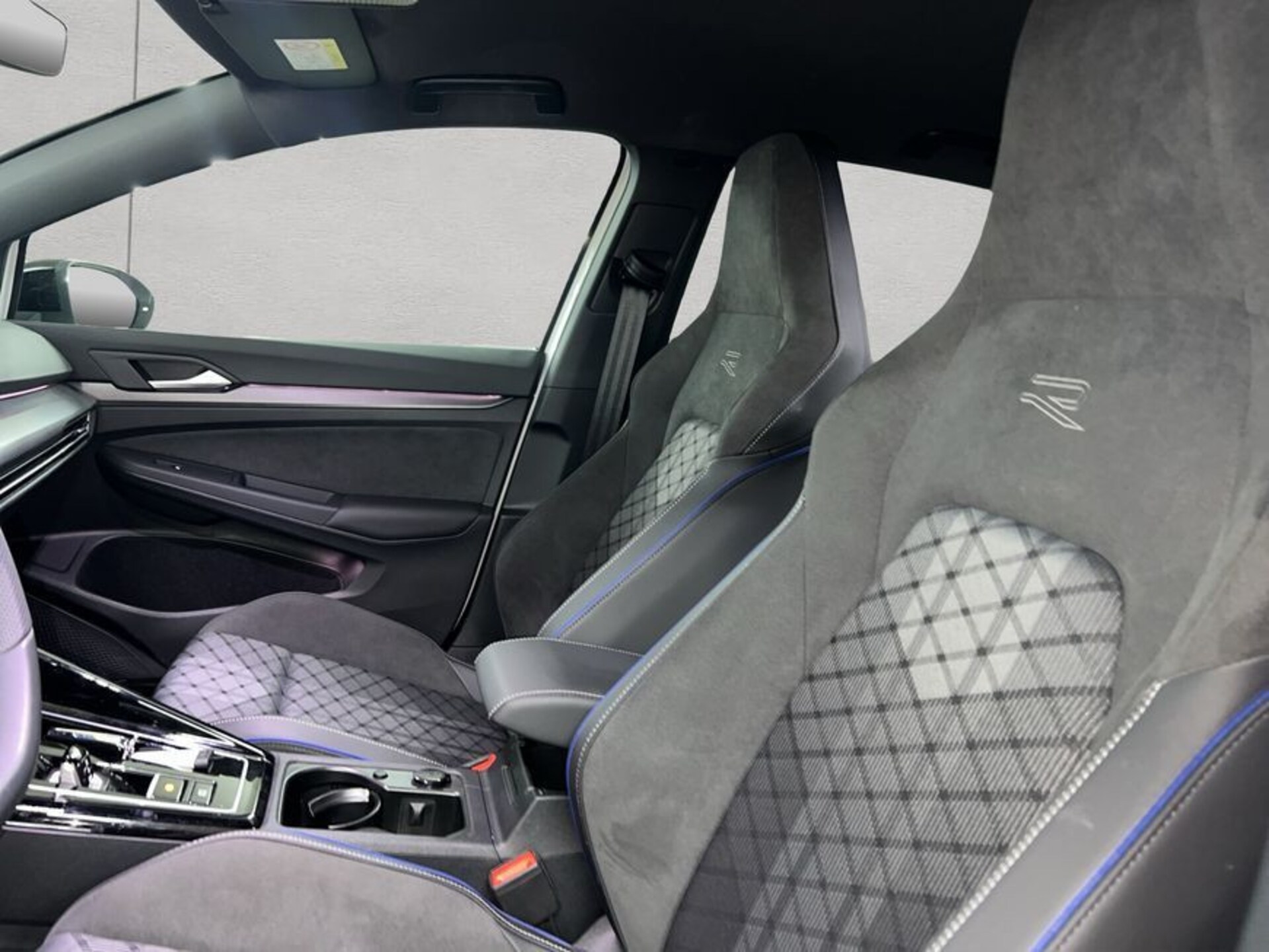 Volkswagen Golf R-Line
