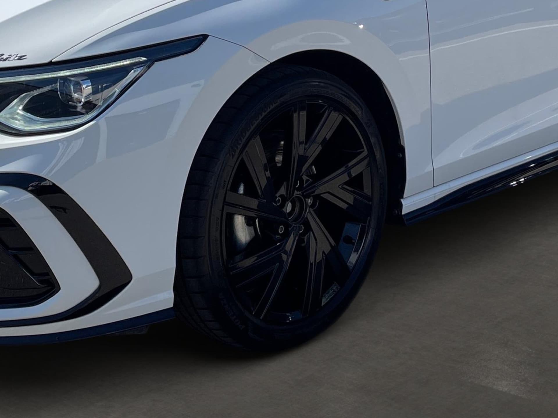 Volkswagen Golf R-Line