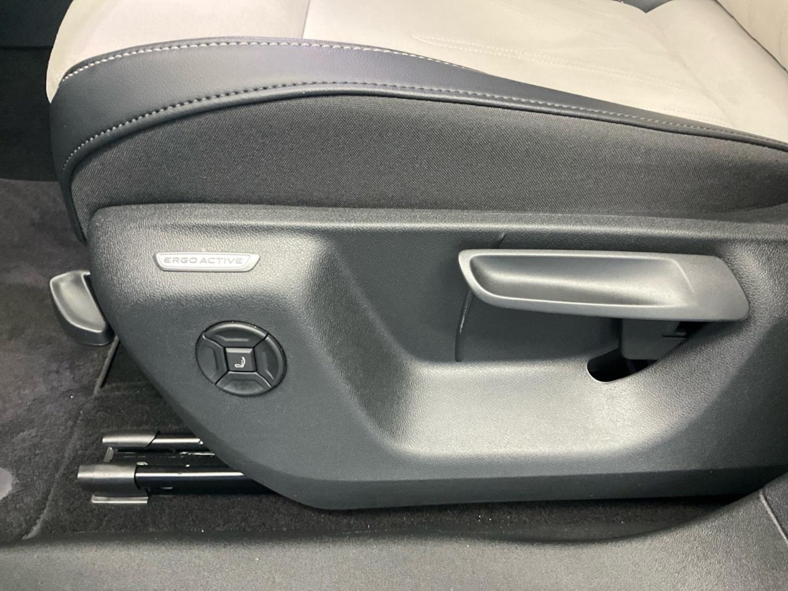 Volkswagen Tiguan – Bild 17