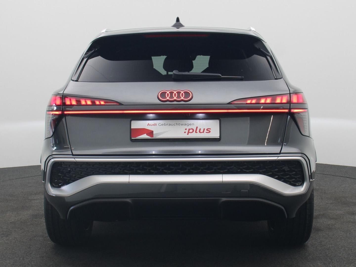 Bild über Audi Q3 SUV TFSI 110 kW S tronic - für weitere Informationen kontaktieren Sie den Audi Partner