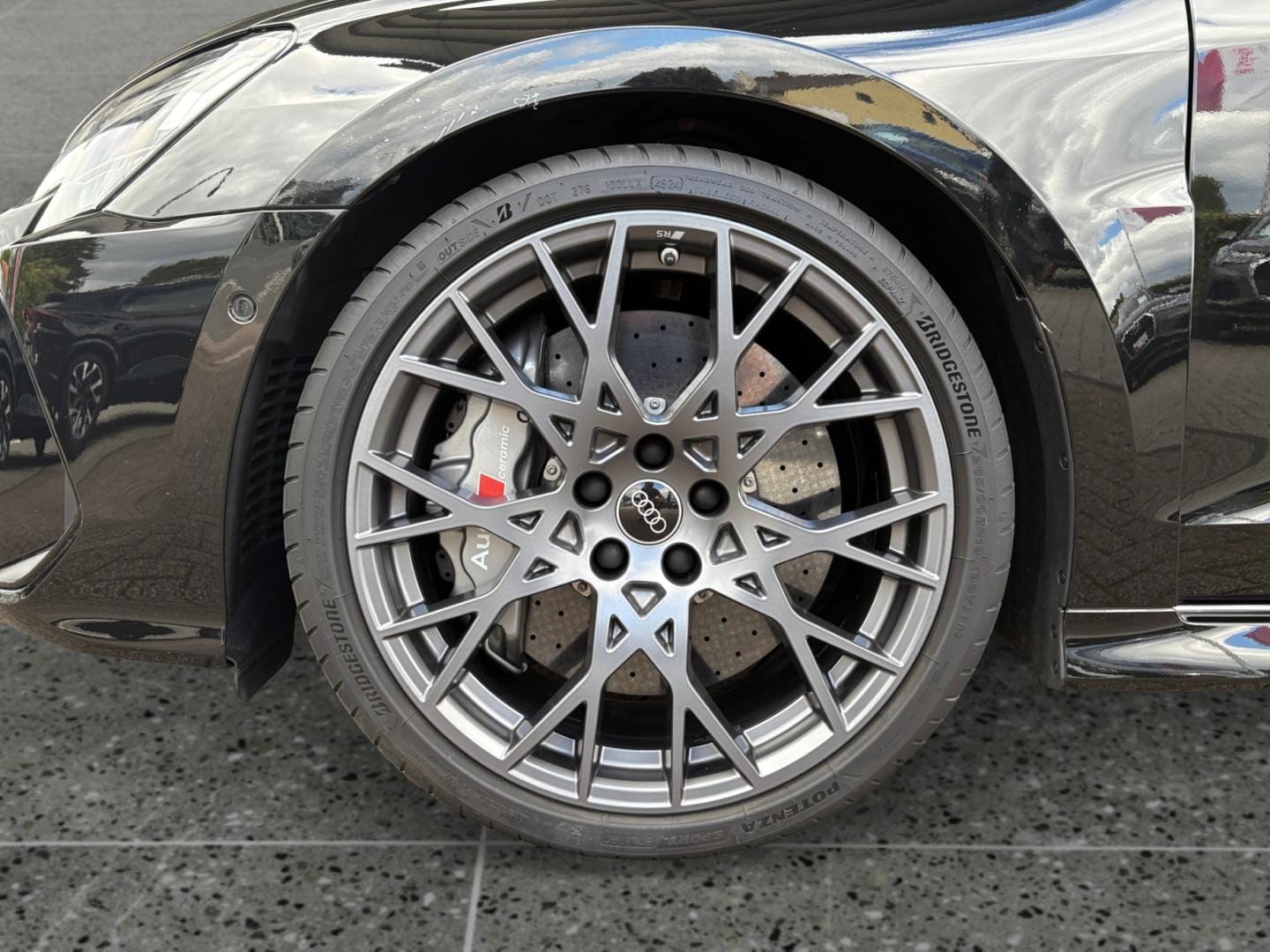 Bild über Audi RS 3 Sportback TFSI quattro S tronic - für weitere Informationen kontaktieren Sie den Audi Partner
