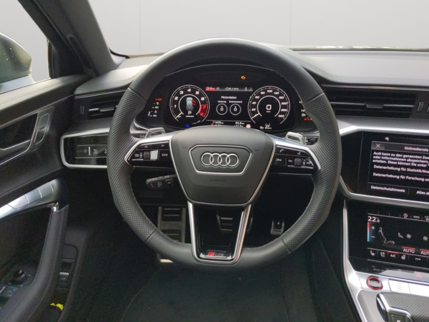 Bild über Audi RS 6 Avant performance quattro tiptronic - für weitere Informationen kontaktieren Sie den Audi Partner