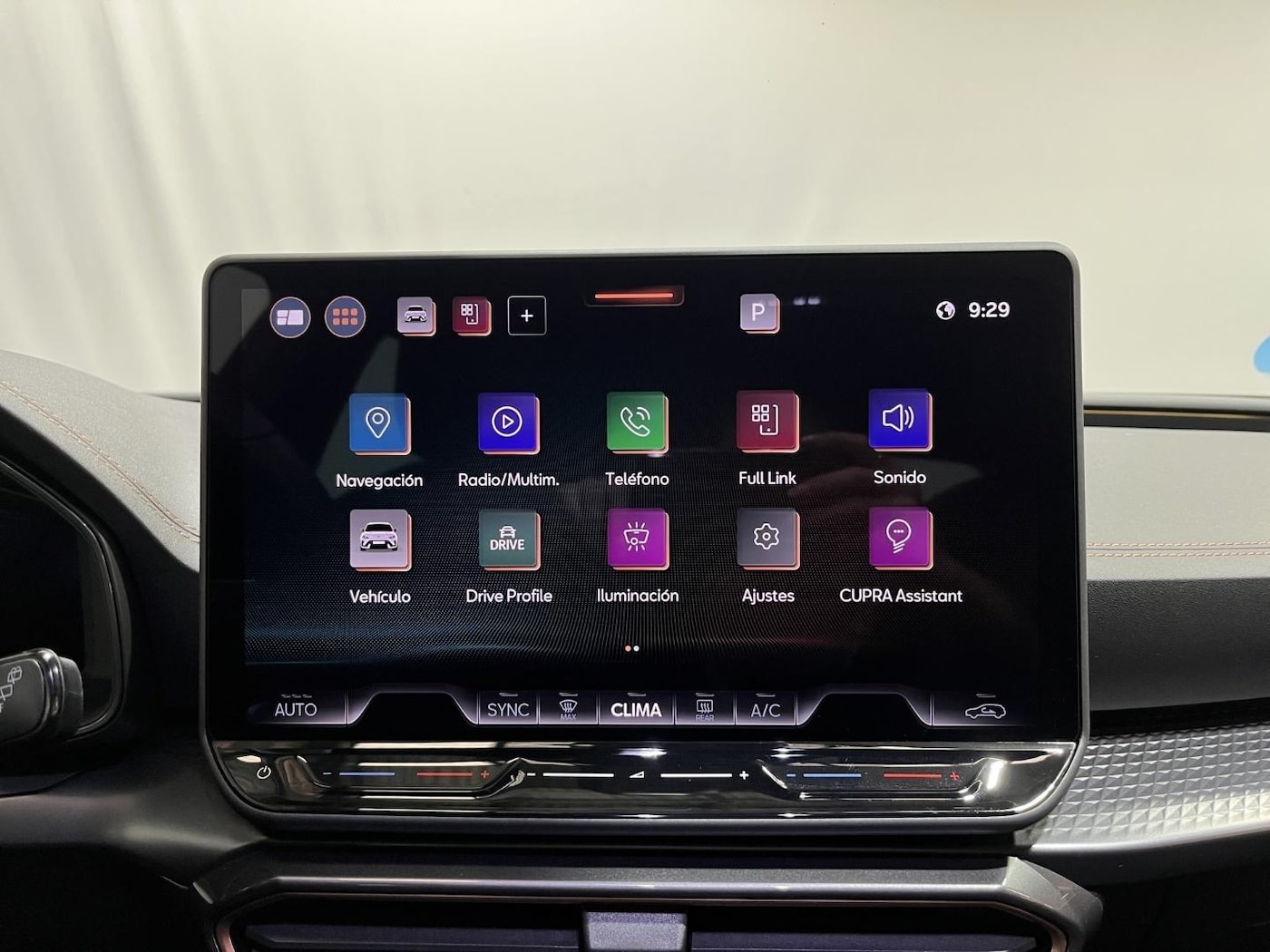 CUPRA Leon Sportstourer 1.5 eTSI DSG 110 kW (150 CV) — photo 16
