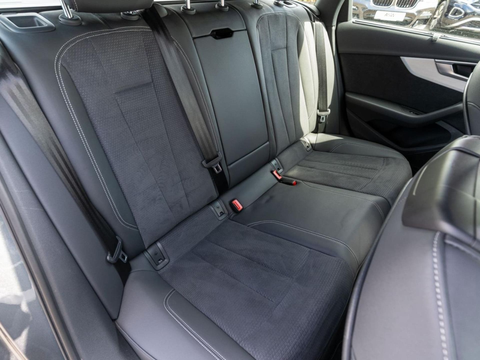 Audi A4 Avant S line