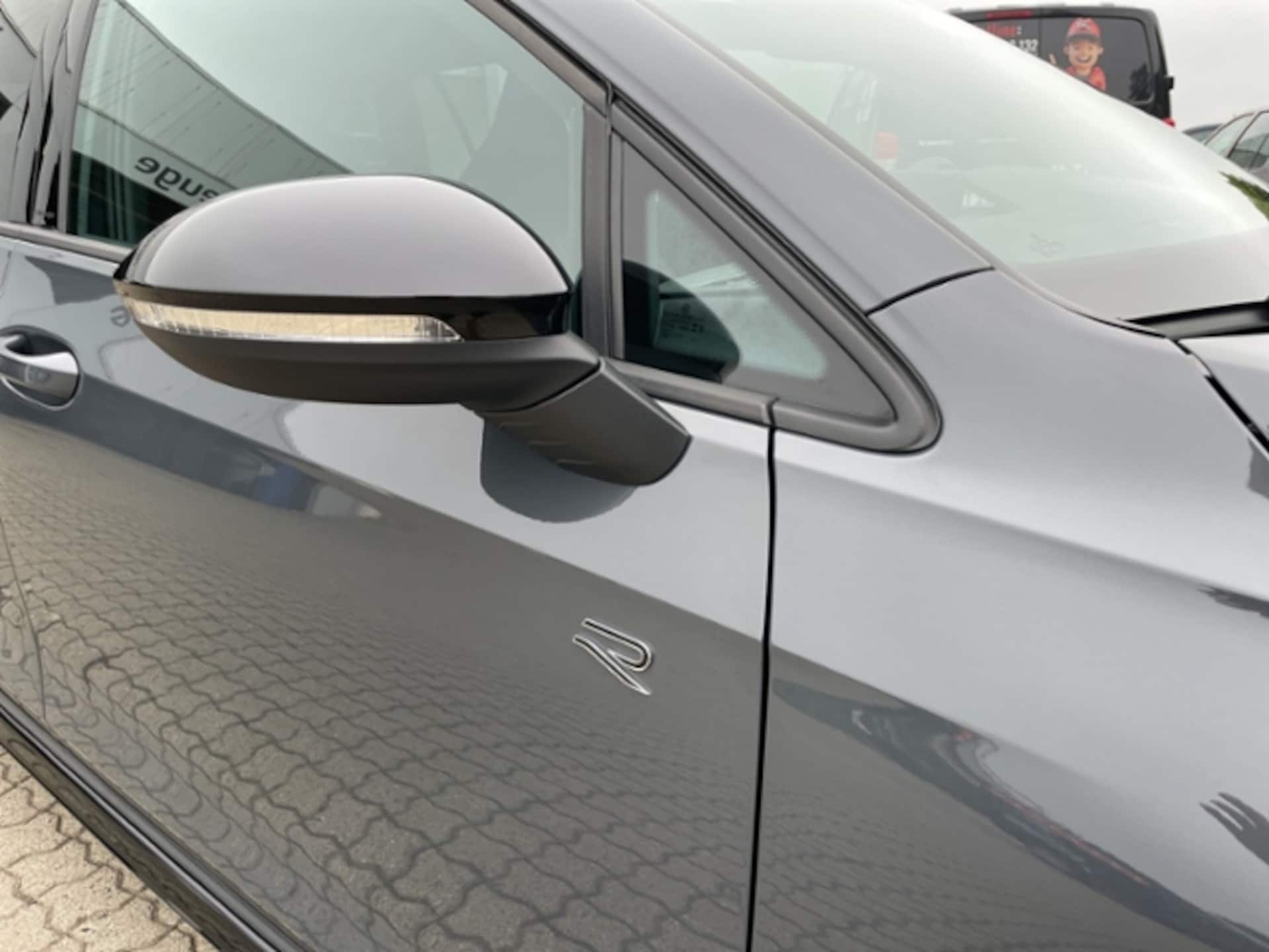 Volkswagen Golf Variant R-Line