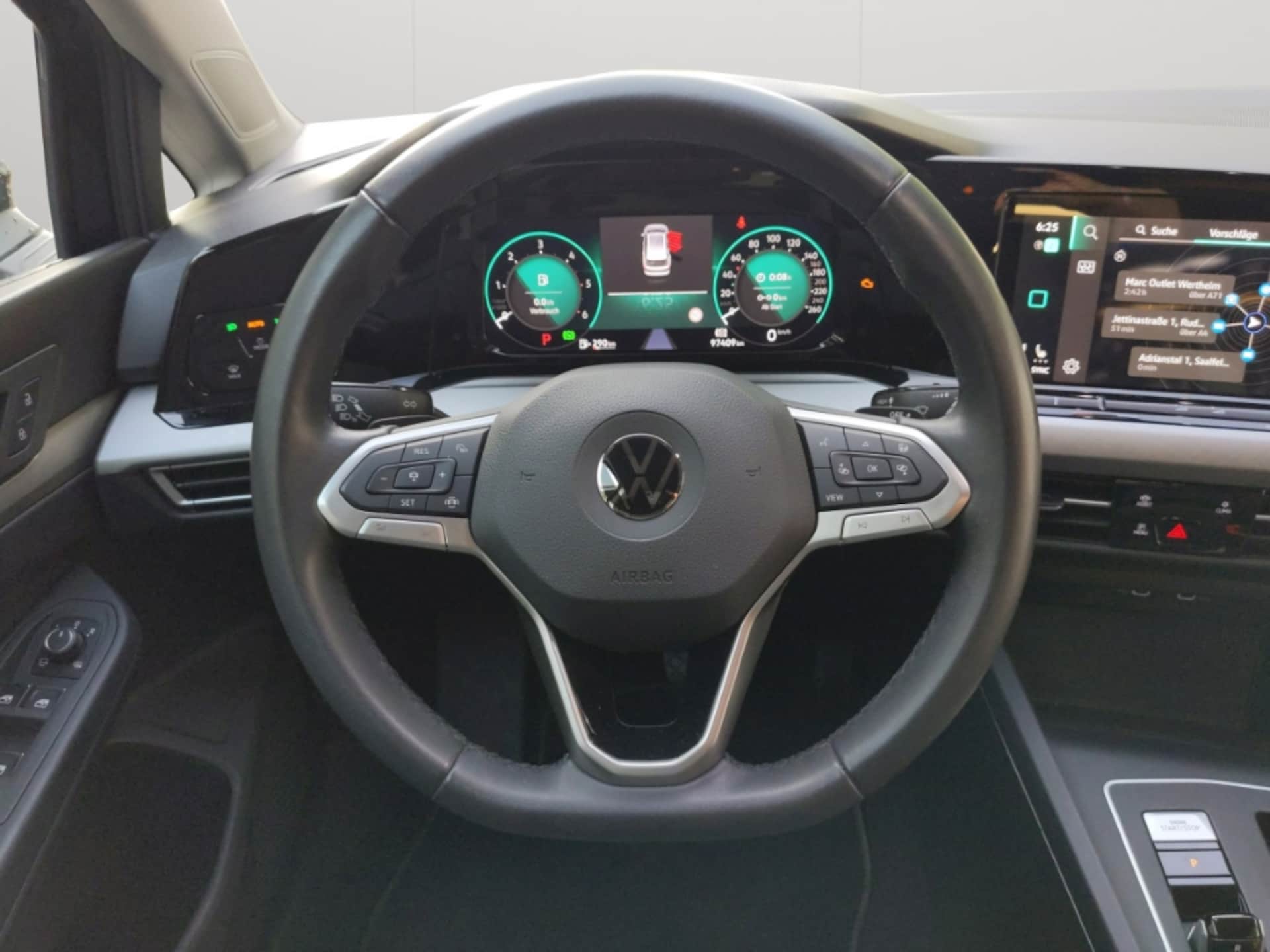 Volkswagen Golf Variant Life