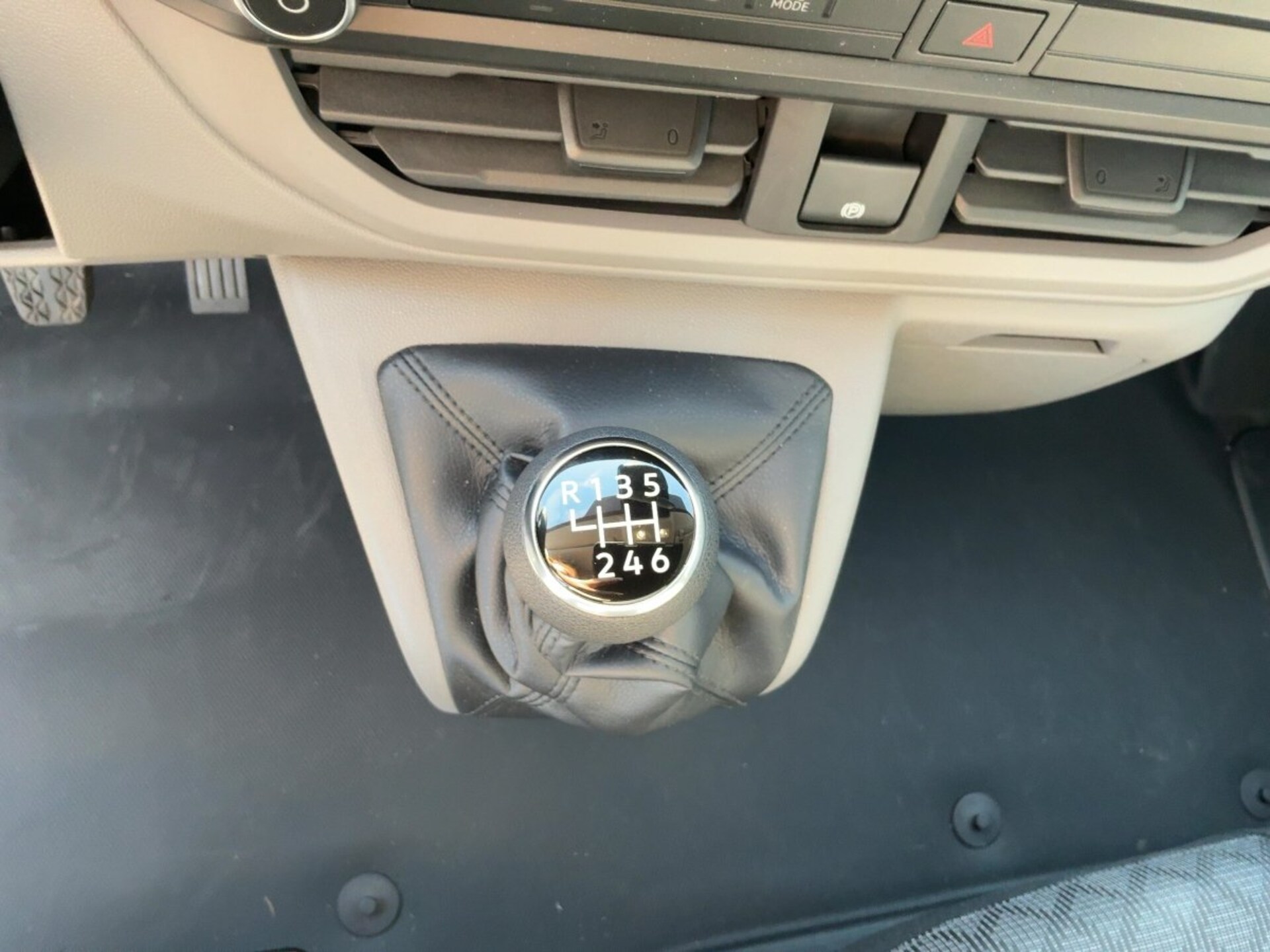 Volkswagen Transporter Kasten kurzer Radstand