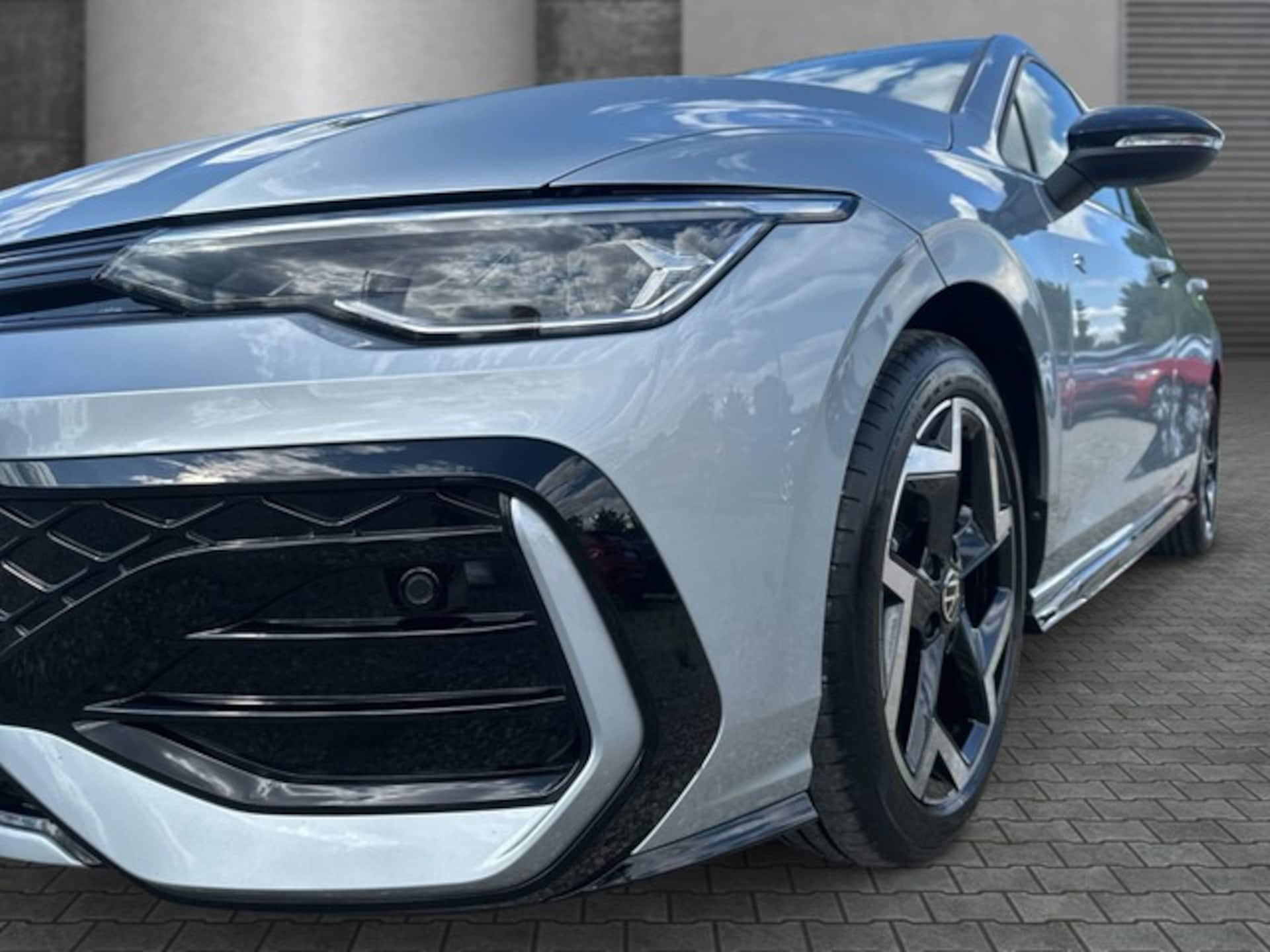 Volkswagen Golf R-Line