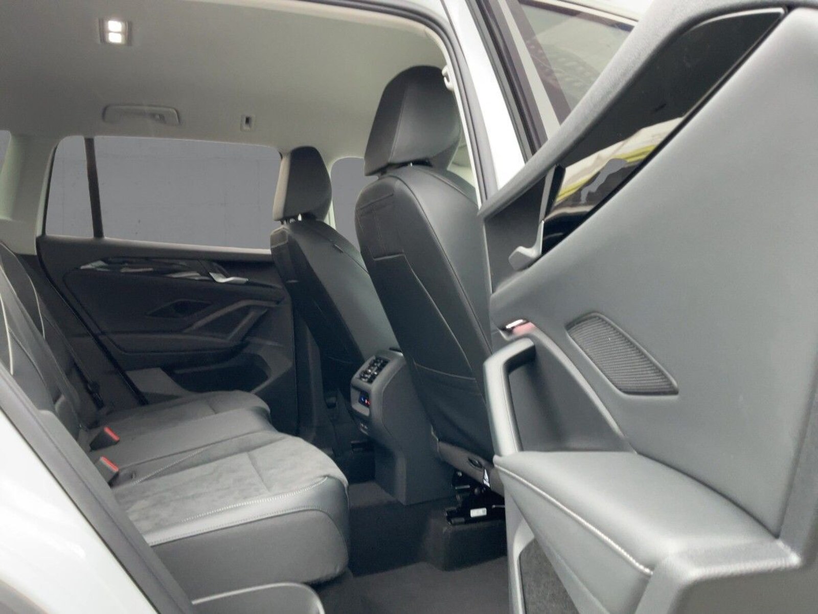 Volkswagen Tiguan – Bild 12