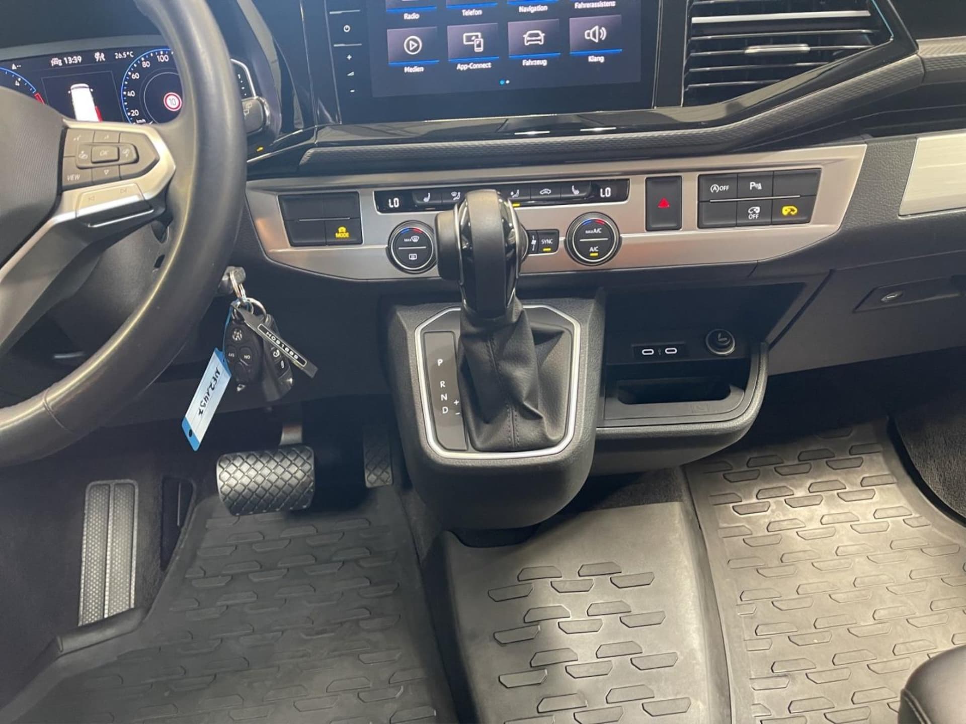 Volkswagen T6.1 California Beach