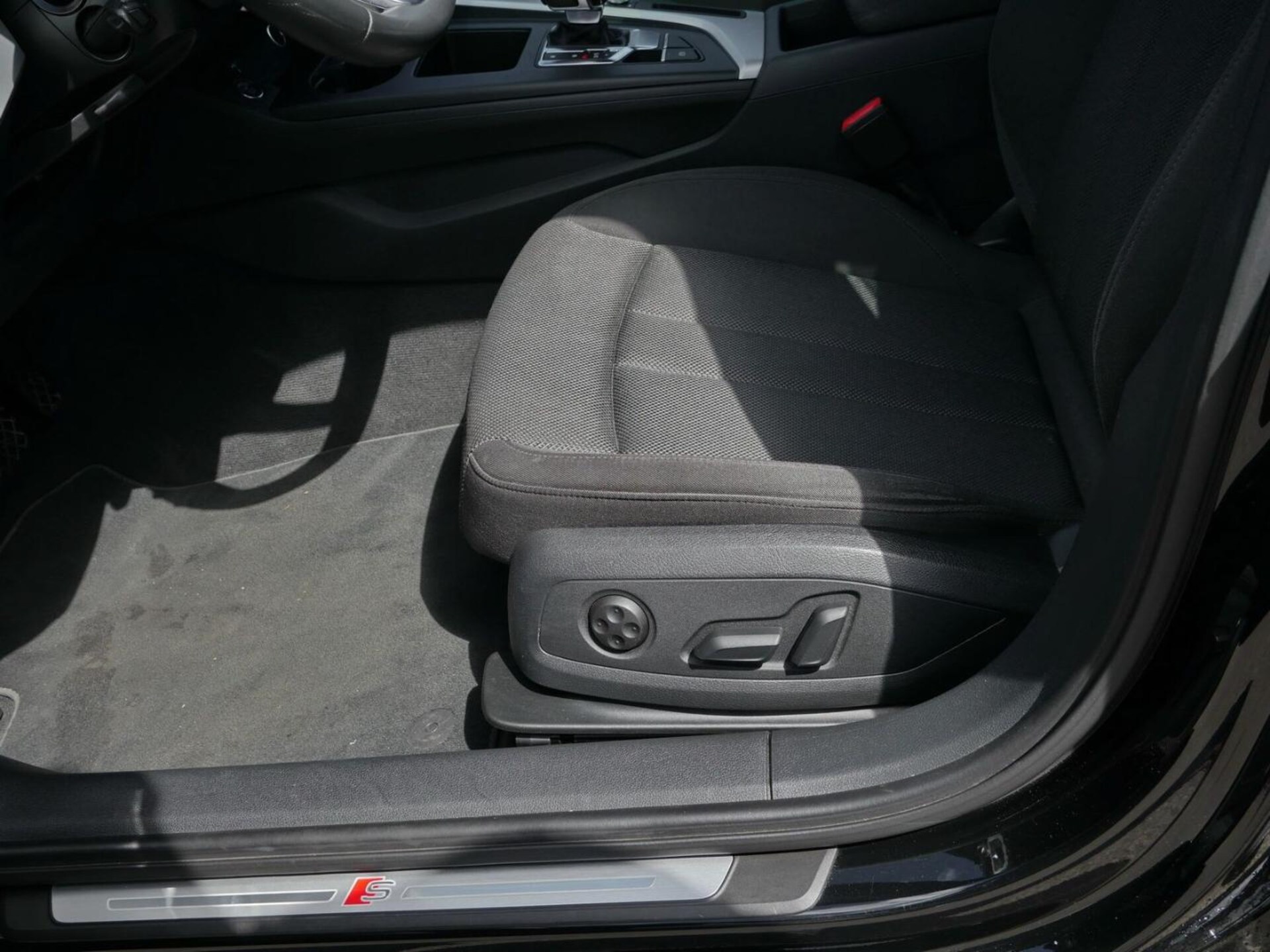 Audi A4 Avant S line