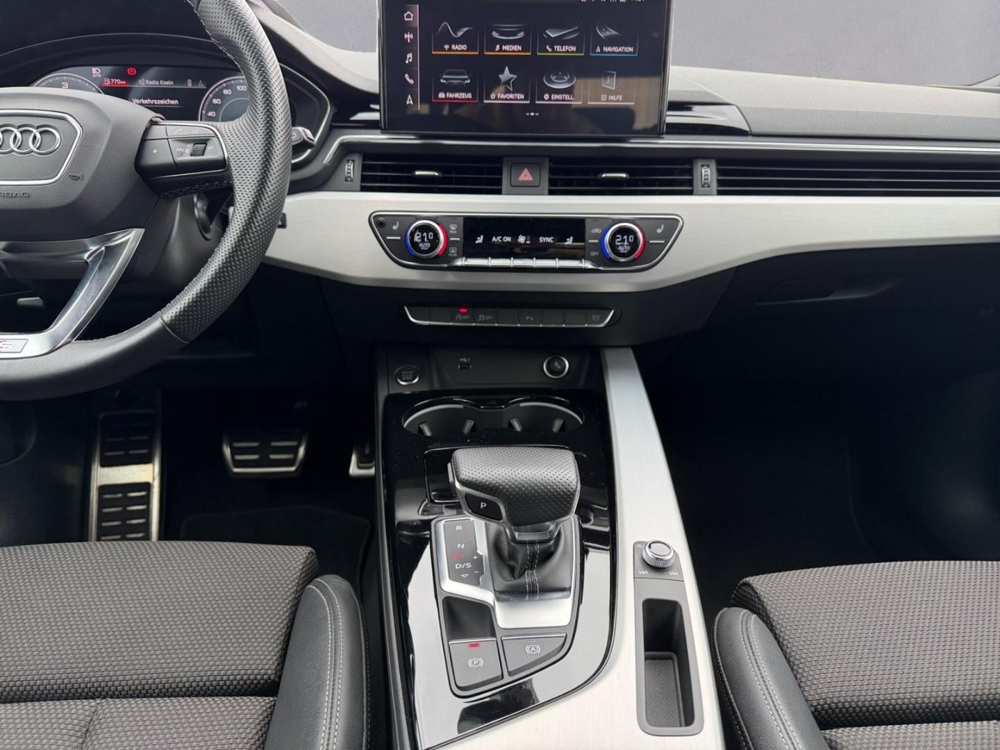 Bild über Audi A4 Avant S line 35 TDI S tronic - für weitere Informationen kontaktieren Sie den Audi Partner