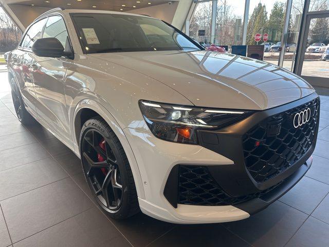 2026 Audi RS Q8 -'s photo