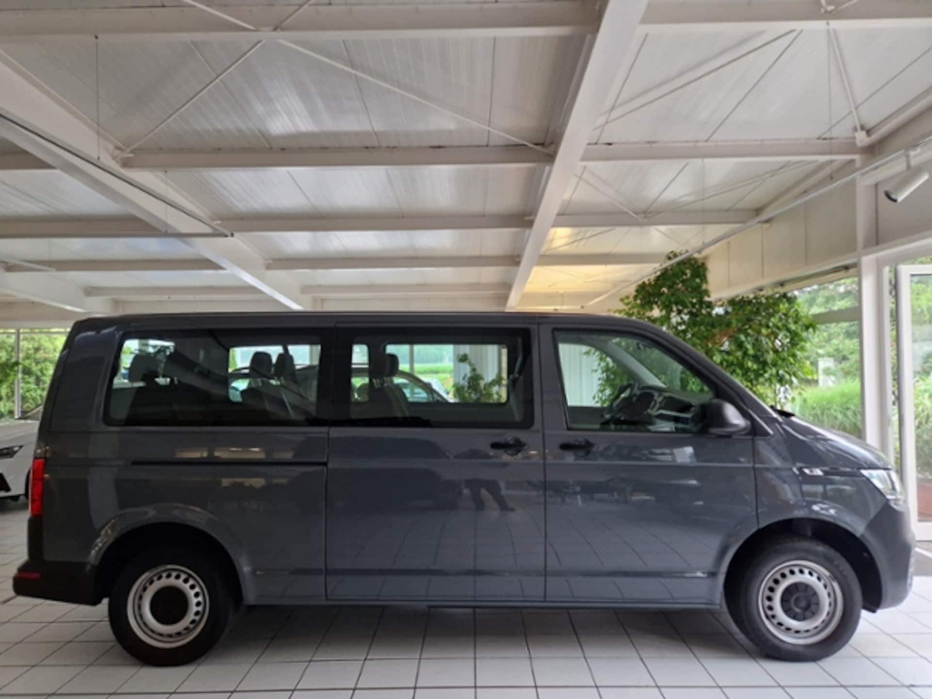Volkswagen T6.1 Transporter Kombi langer Radstand