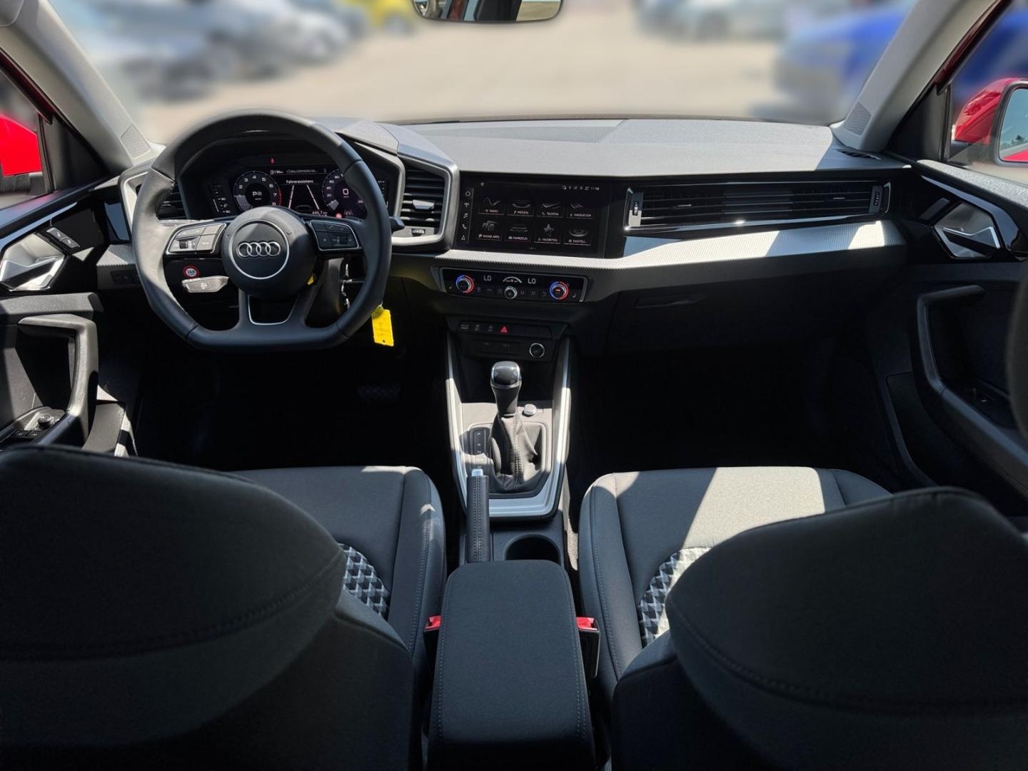 Bild über Audi A1 Sportback S line 30 TFSI S tronic - für weitere Informationen kontaktieren Sie den Audi Partner