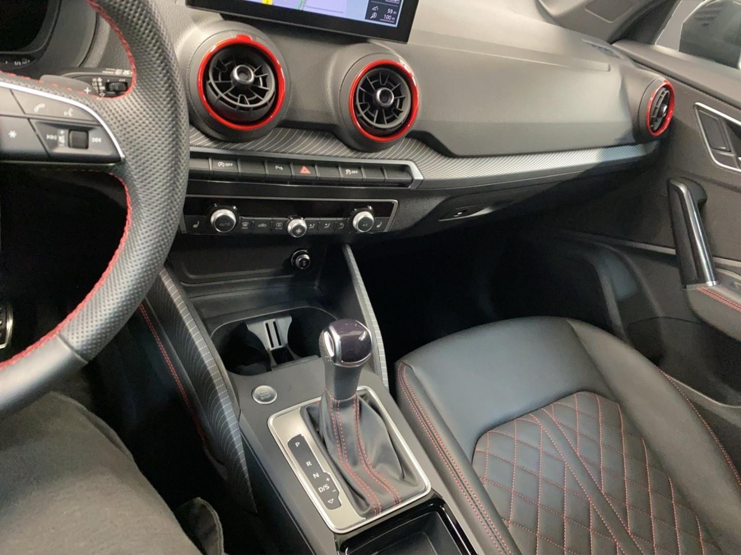 Bild über Audi Q2 S line 35 TFSI S tronic - für weitere Informationen kontaktieren Sie den Audi Partner