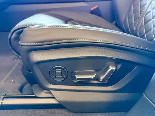 2026 Audi SQ8 Premium Plus - Photo 21