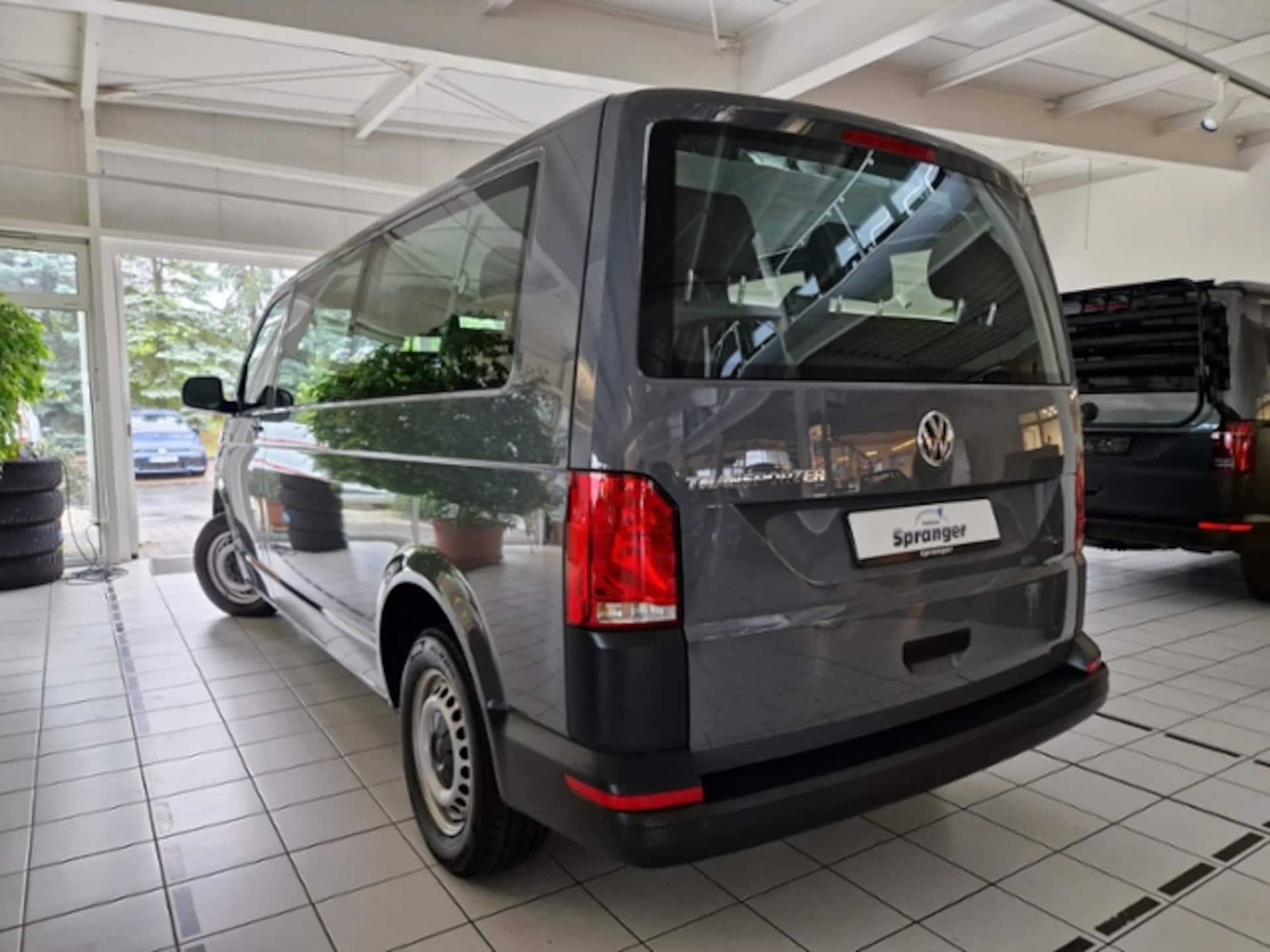 Volkswagen T6.1 Transporter Kombi langer Radstand