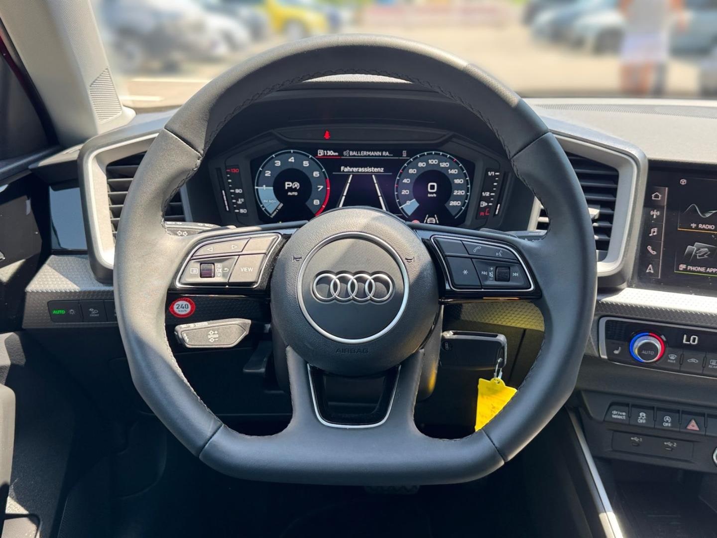 Bild über Audi A1 Sportback S line 30 TFSI S tronic - für weitere Informationen kontaktieren Sie den Audi Partner