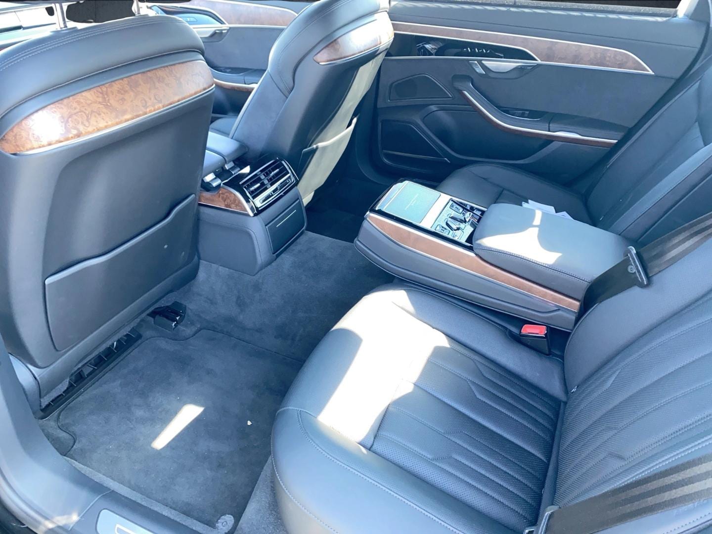 Bild über Audi A8 L 50 TDI quattro tiptronic - für weitere Informationen kontaktieren Sie den Audi Partner