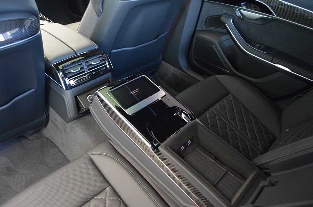 Bild som visar&nbsp;Audi A8 TFSI e&nbsp;A8 60 TFSI e quattro 462 hk tiptronic - för mer information kontakta din Audi Partner