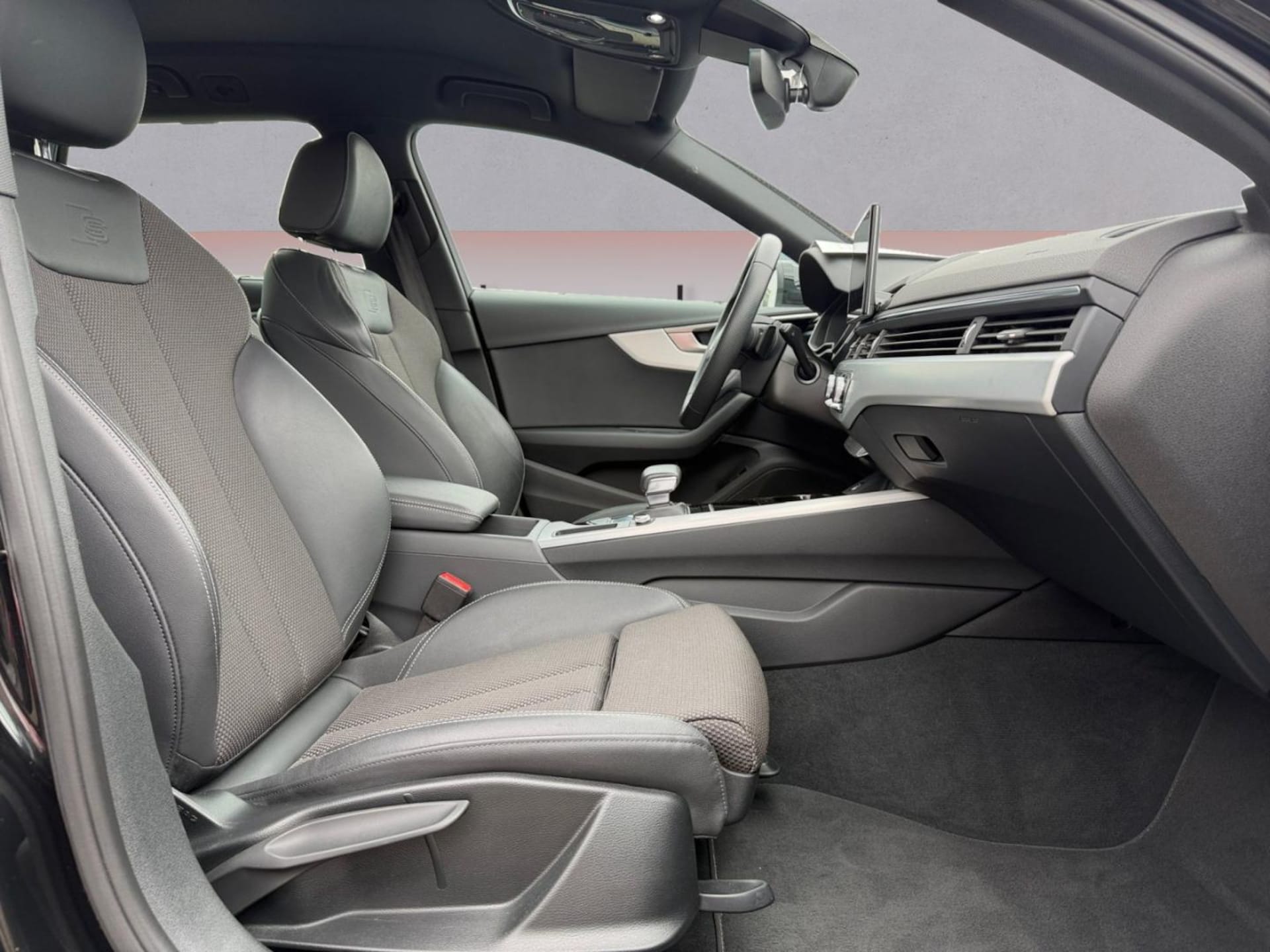 Audi A4 Avant S line