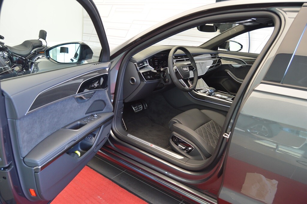 Bild som visar&nbsp;Audi A8 TFSI e&nbsp;A8 60 TFSI e quattro 462 hk tiptronic - för mer information kontakta din Audi Partner