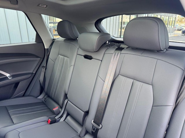 2025 Audi Q5 Premium - Photo 23
