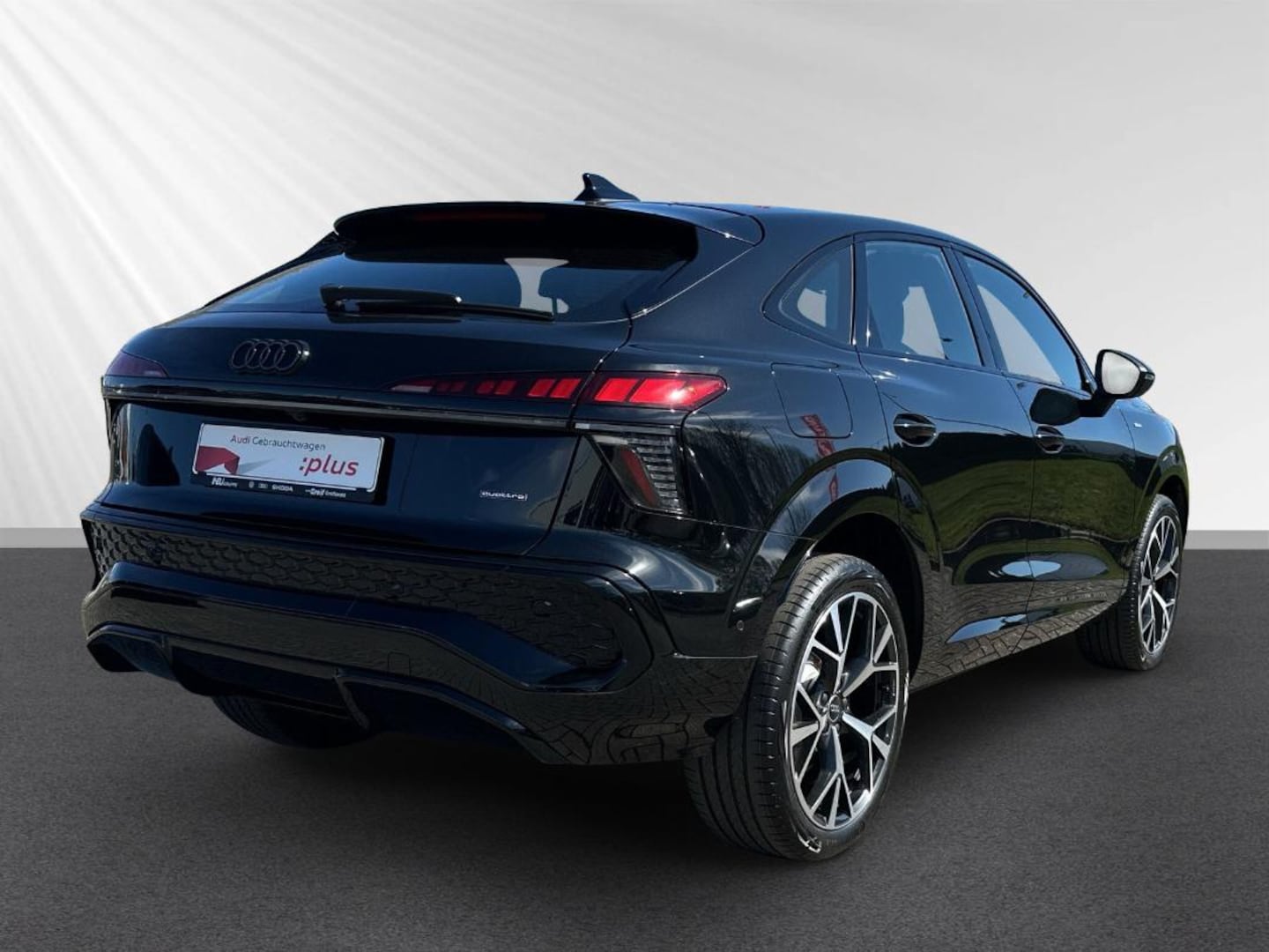 Bild über Audi Q3 Sportback TFSI quattro 150 kW S tronic - für weitere Informationen kontaktieren Sie den Audi Partner