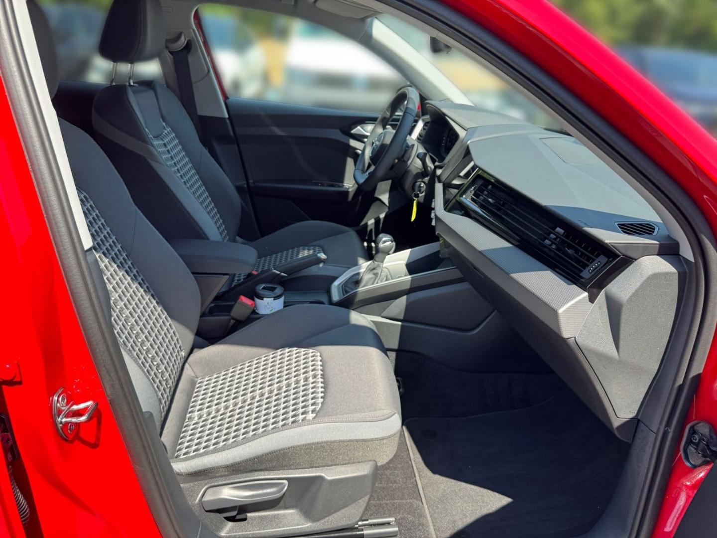 Bild über Audi A1 Sportback S line 30 TFSI S tronic - für weitere Informationen kontaktieren Sie den Audi Partner
