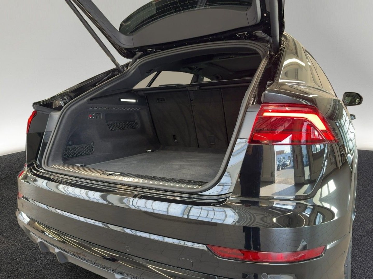 Bild über Audi Q8 SUV 50 TDI quattro tiptronic - für weitere Informationen kontaktieren Sie den Audi Partner