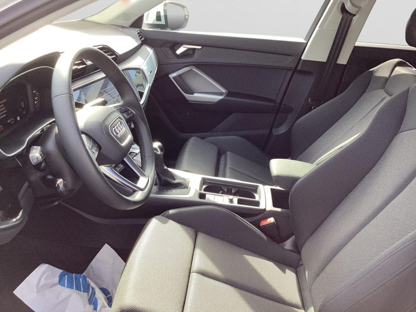 Bild über Audi Q3 advanced 35 TFSI S tronic - für weitere Informationen kontaktieren Sie den Audi Partner