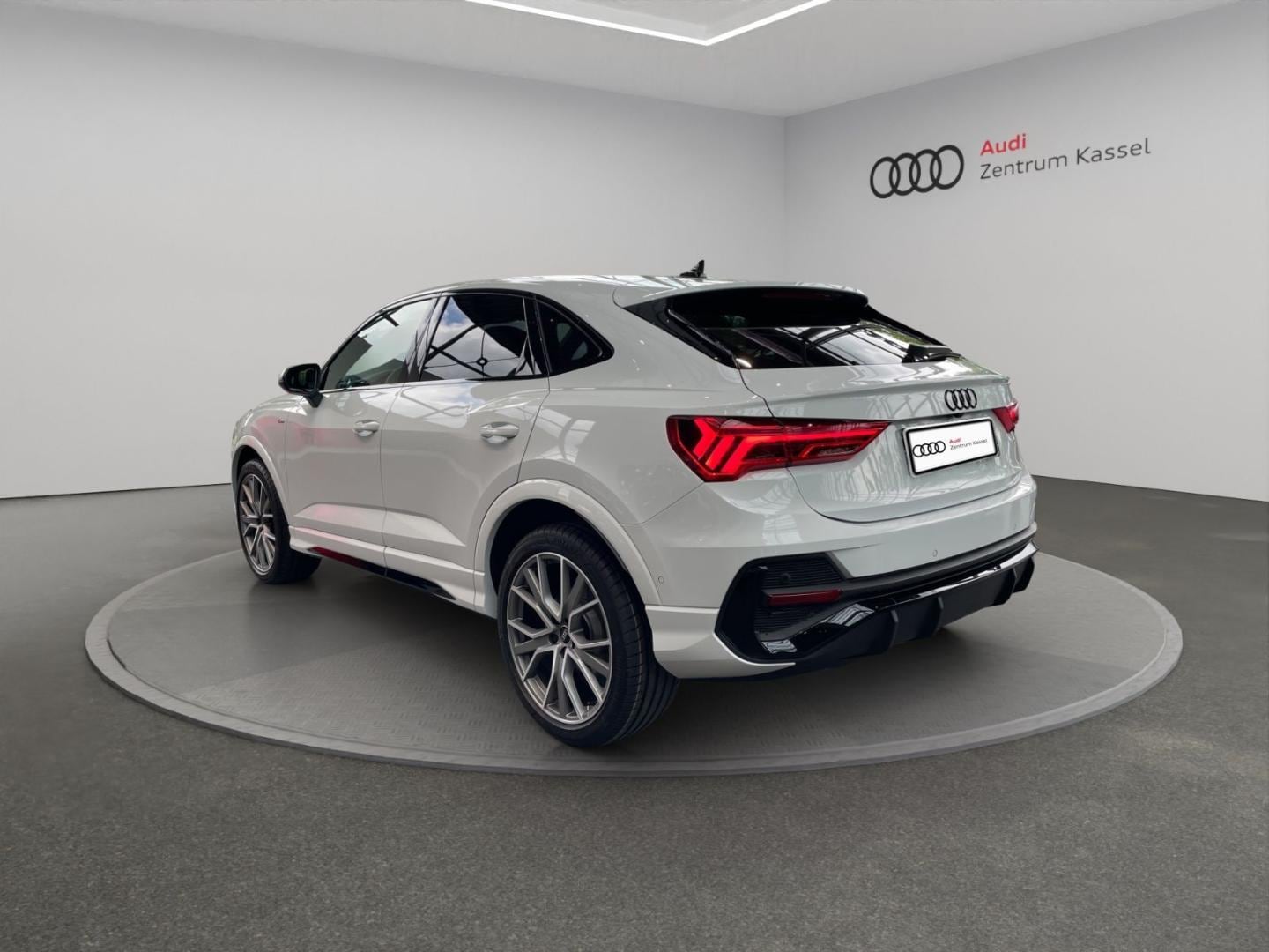 Bild über Audi Q3 Sportback S line 35 TFSI S tronic - für weitere Informationen kontaktieren Sie den Audi Partner