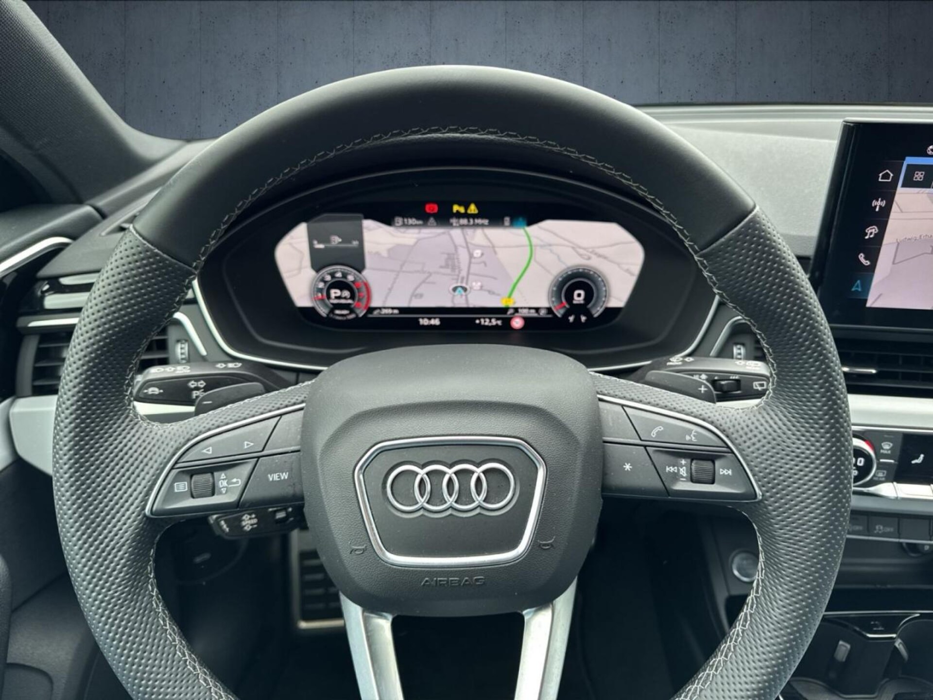 Audi A4 Avant S line
