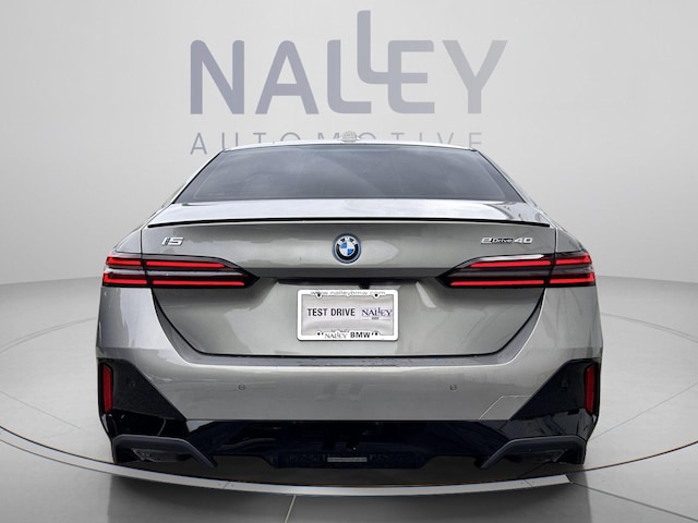 2027 BMW i5
