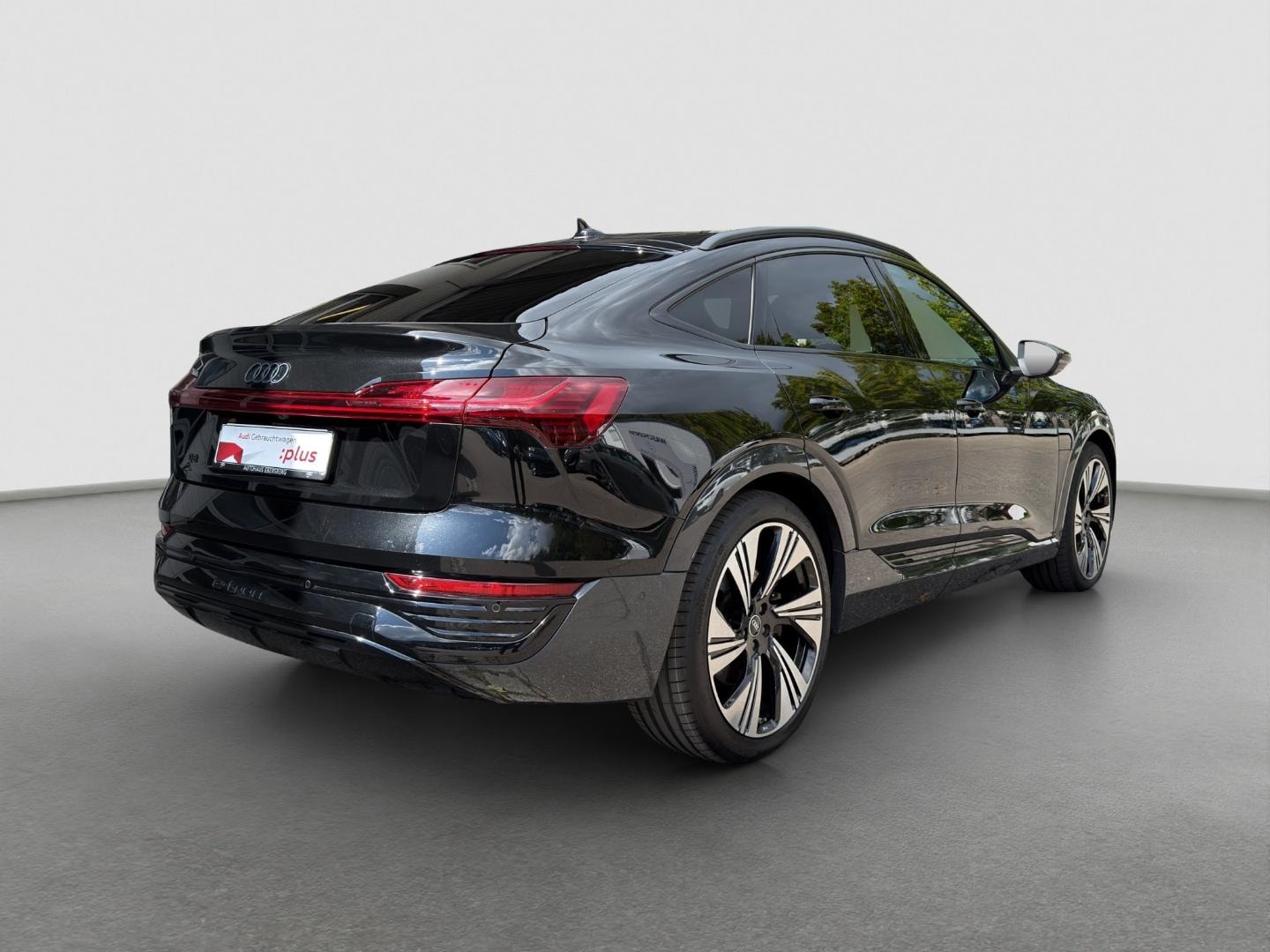 Bild über Audi Q8 Sportback e-tron advanced 50 e-tron quattro - für weitere Informationen kontaktieren Sie den Audi Partner