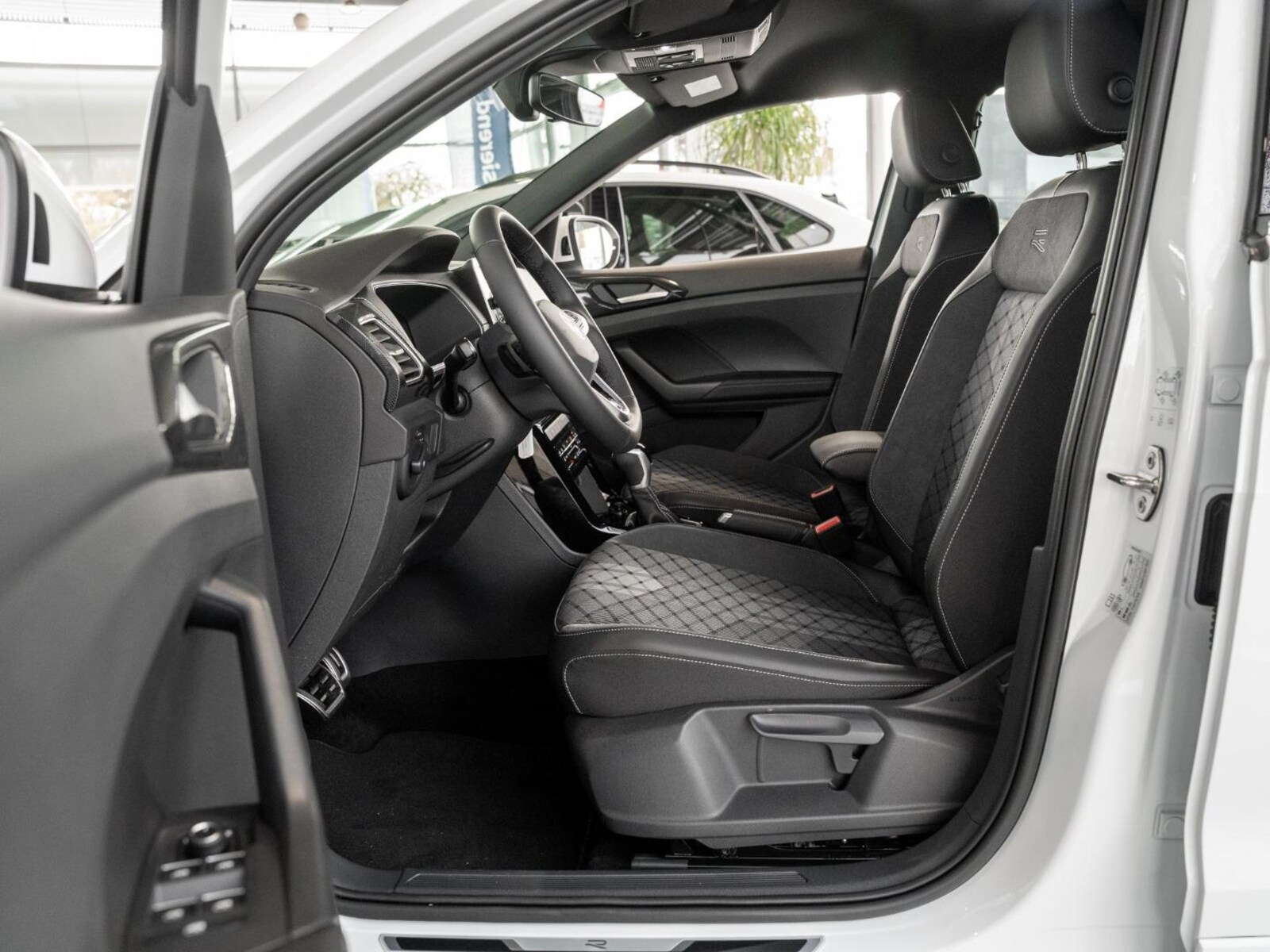 Volkswagen T-Cross – Bild 8