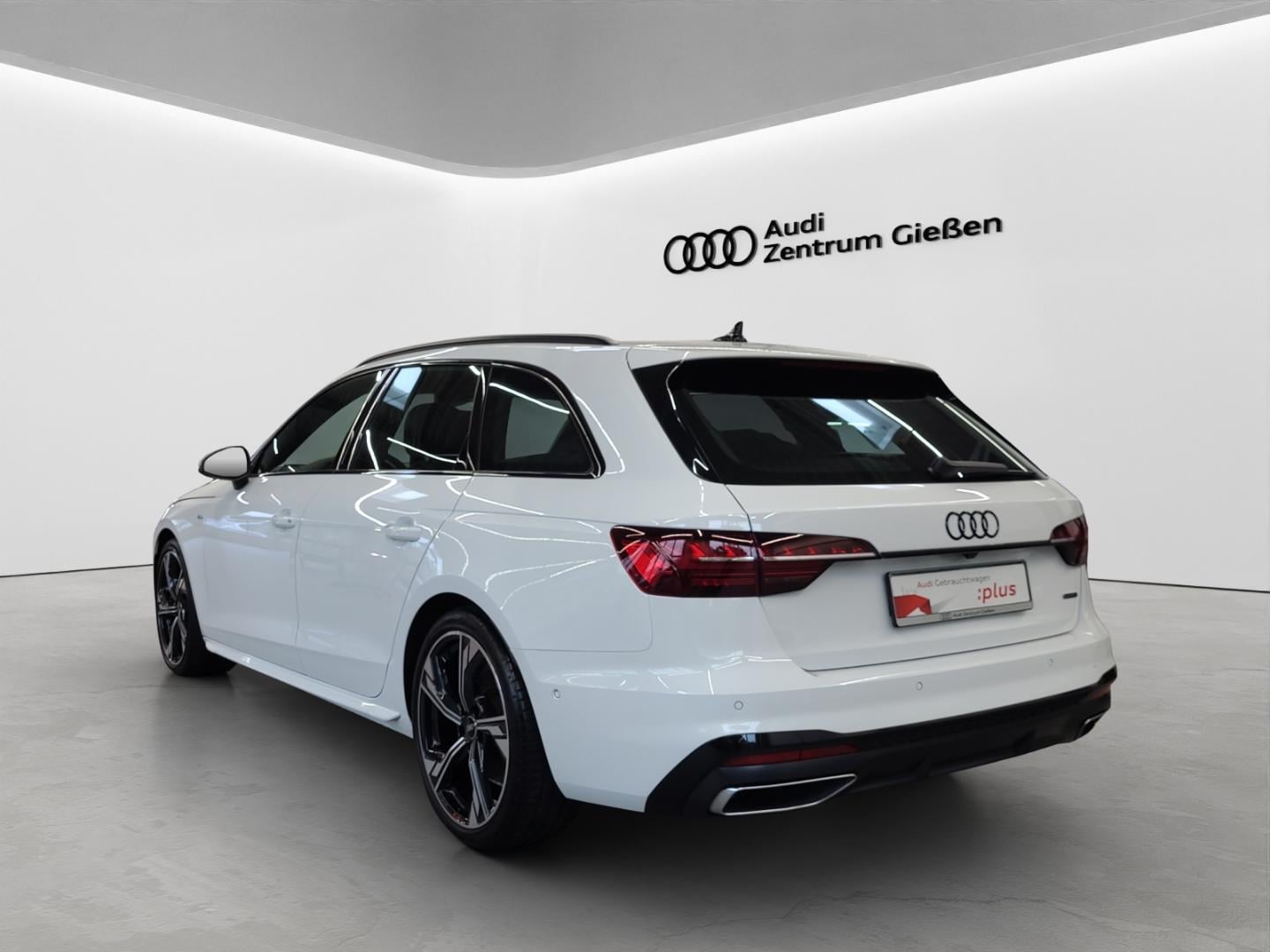 Bild über Audi A4 Avant S line 40 TFSI quattro S tronic - für weitere Informationen kontaktieren Sie den Audi Partner
