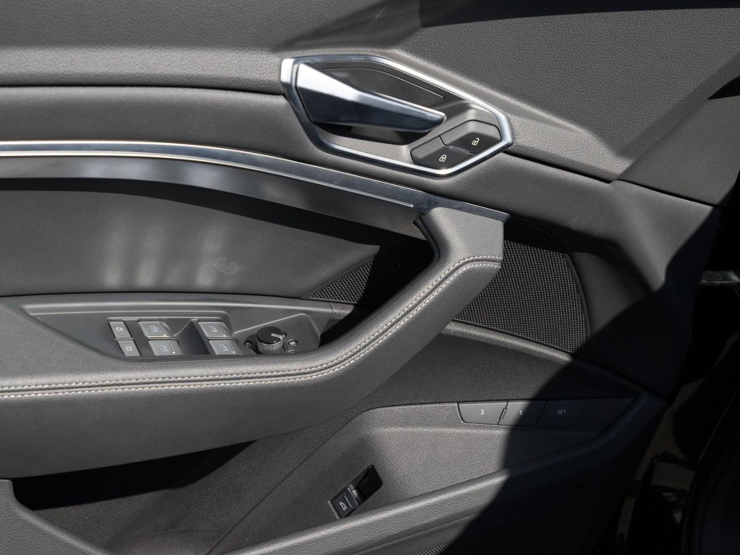 Image about Audi Q8 e-tron S line 55 e-tron quattro