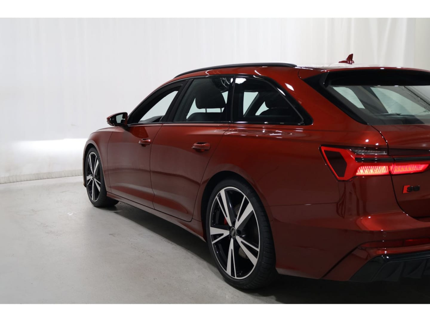 Bild über Audi S6 Avant TDI quattro tiptronic - für weitere Informationen kontaktieren Sie den Audi Partner