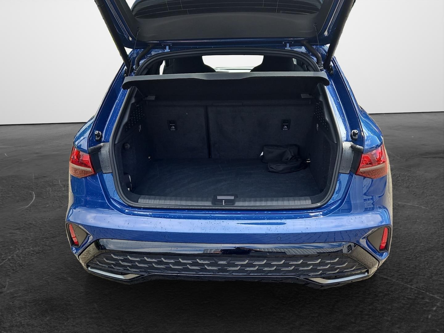 Bild über Audi A3 Sportback TFSI e S line 40 TFSI e S tronic - für weitere Informationen kontaktieren Sie den Audi Partner