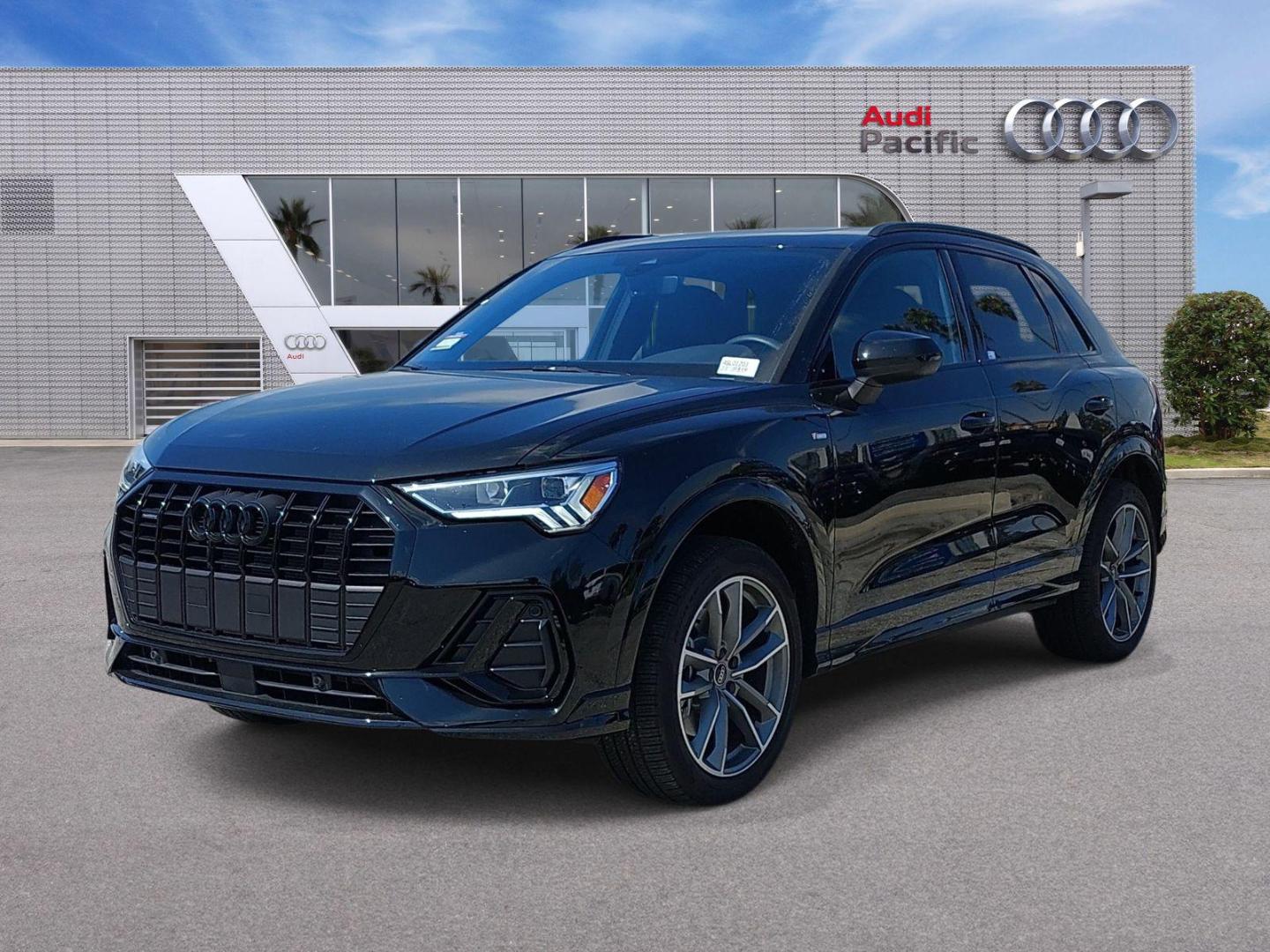 2025 Audi Q3 45 TFSI S Line Premium quattro's photo