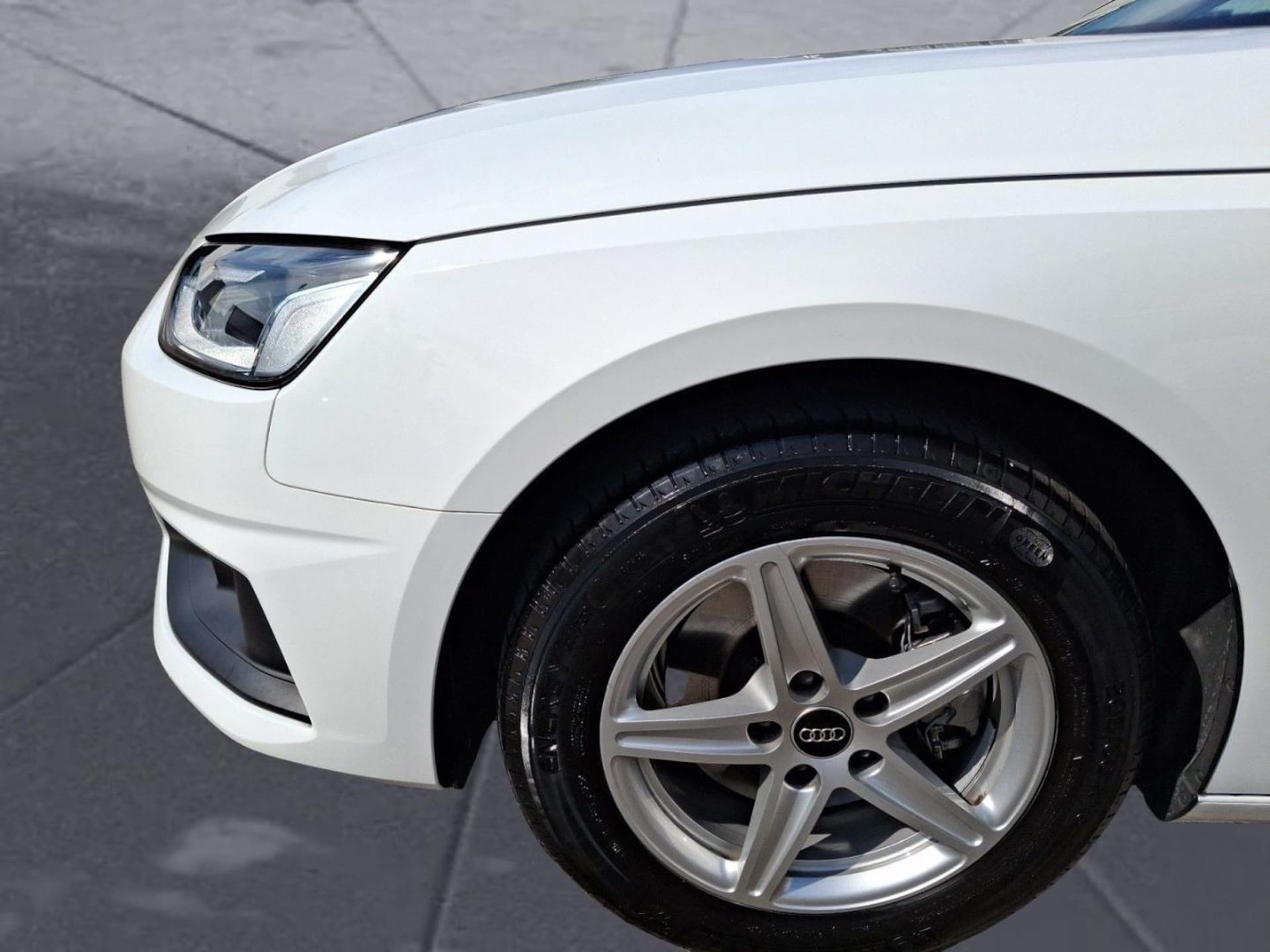 Audi A4 Limousine