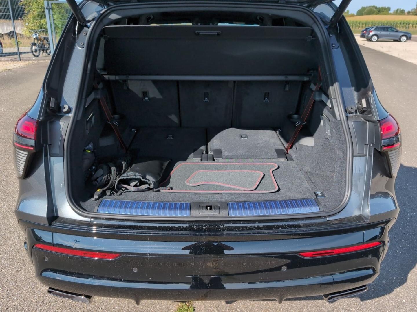 Bild über Audi Q7 SUV TDI quattro 220 kW tiptronic - für weitere Informationen kontaktieren Sie den Audi Partner