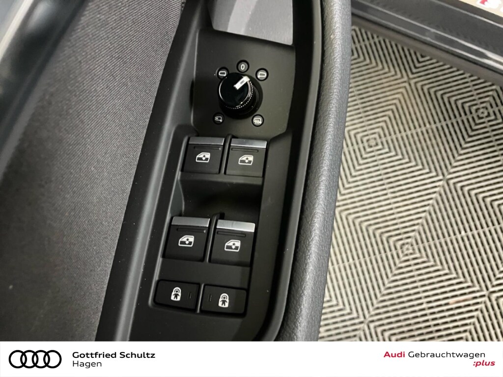 Image about Audi Q8 e-tron S line 50 e-tron quattro